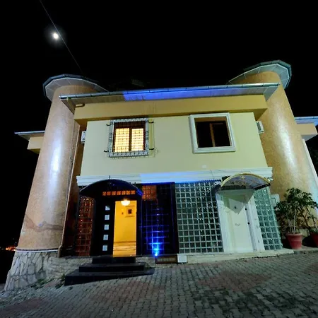 Luks Bektas 3 فيلة