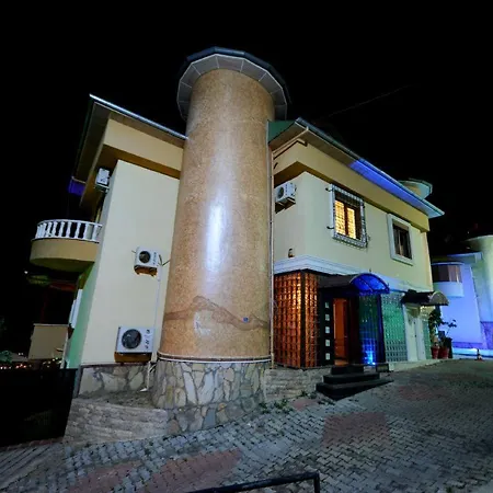 Luks Bektas 3 فيلة