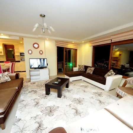 Lüks Bektaş Vılla 3 * Alanya
